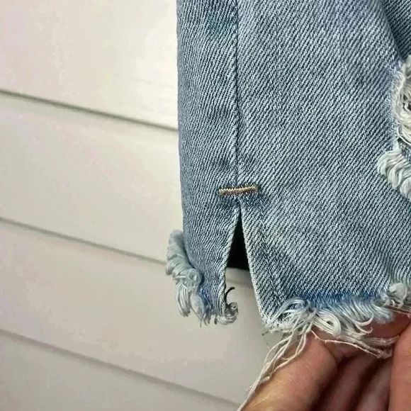 YMI Mom Fit Distressed Festival Shorts Size 7/28 - Picture 5 of 8